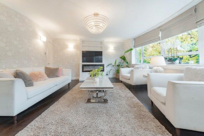 2 Bedroom Flat To Rent In Belsize Crescent, London, NW3