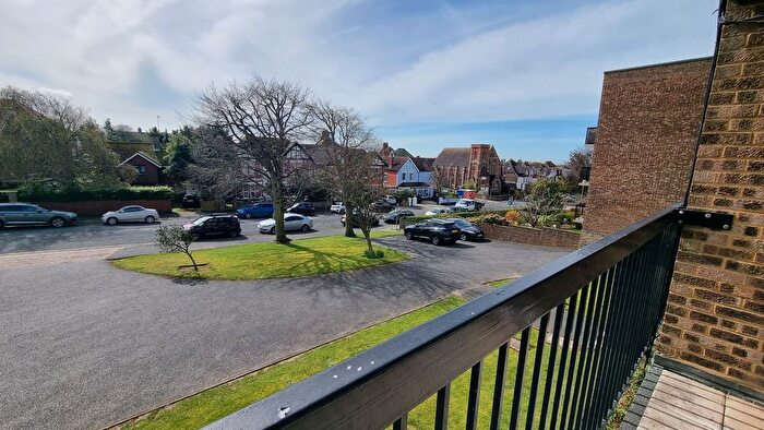 2 Bedroom Flat To Rent In Buckhurst Road, Bexhill On Sea, TN40