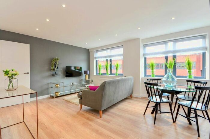 1 Bedroom Flat To Rent In Sovereign House, Twickenham, TW1