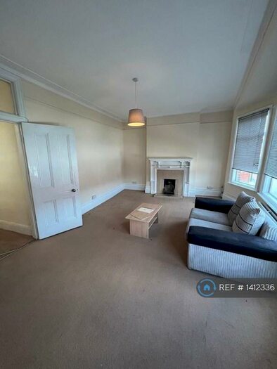 2 Bedroom Flat To Rent In Muswell Hill Broadway, London, N10