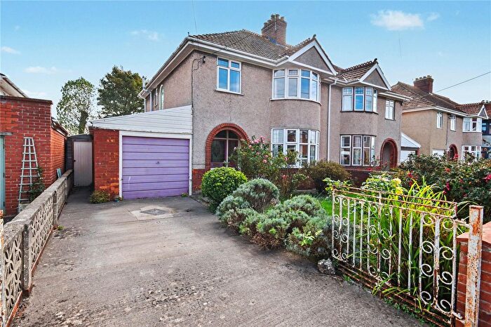 3 Bedroom Semi Detached House For Sale In Oakfield Road, Bridgwater, Somerset, TA6