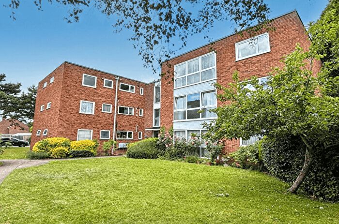 2 Bedroom Flat For Sale In Nascot Wood, Watford, WD17