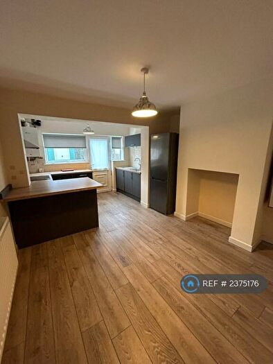 2 Bedroom Terraced House To Rent In South Park Road, Macclesfield, SK11