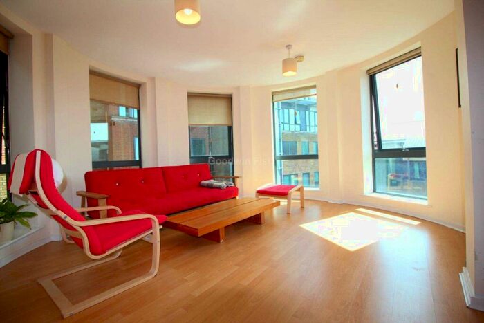 2 Bedroom Apartment To Rent In City South, City Road East, Southern Gateway, M15