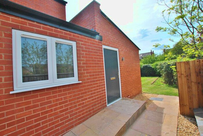 2 Bedroom Flat To Rent In Musters Road, West Bridgford, NG2