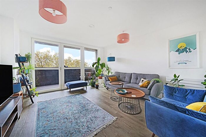 3 Bedroom Property To Rent In South Grove, London, E17