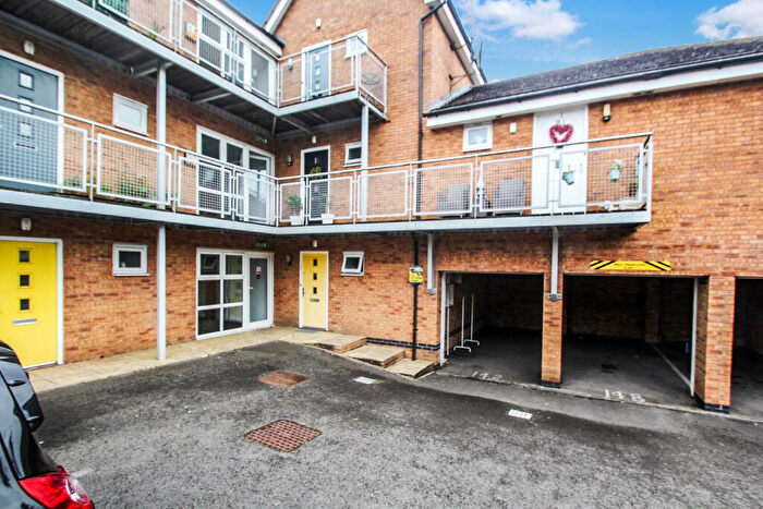 Studio To Rent In Attingham Drive, Dudley, West Midlands, DY1