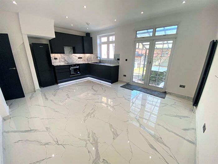 3 Bedroom Semi Detached House To Rent In Dunbar Road, London, N22