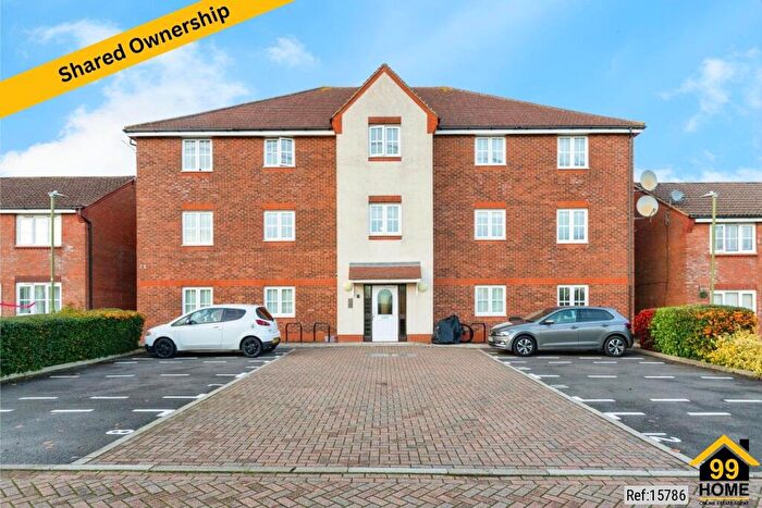 1 Bedroom Apartment For Sale In Cromdale Walk, Stevenage, SG1