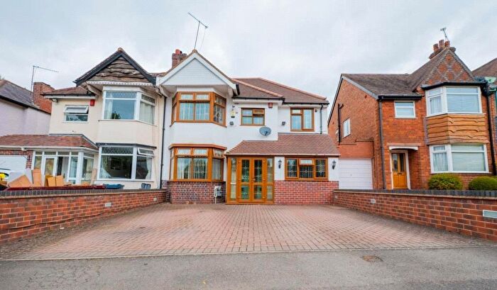 4 Bedroom Semi-Detached House For Sale In Wheelers Lane, Birmingham, B13