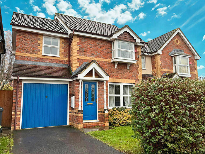 3 Bedroom Semi Detached House For Sale In Heather Drive, Thatcham, RG18