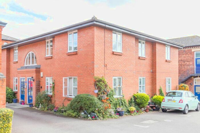 2 Bedroom Flat To Rent In Irthlingborough Road, Wellingborough, NN8
