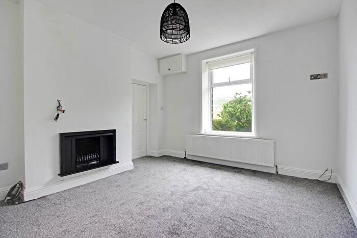 1 Bedroom Cottage For Sale In Stones Bank, Ripponden, HX6