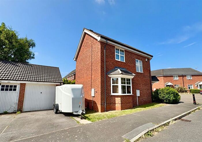 3 Bedroom Semi-Detached House To Rent In Broadlands Sutton In Ashfield Nottinghamshire, NG17