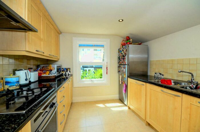 2 Bedroom Flat To Rent In Galveston Road, East Putney, London, SW15
