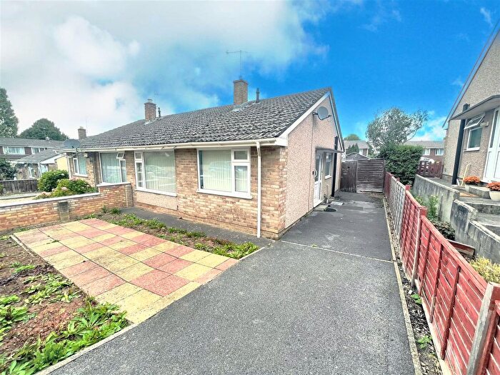 2 Bedroom Bungalow For Sale In Oldmixon Road, Weston-Super-Mare, BS24
