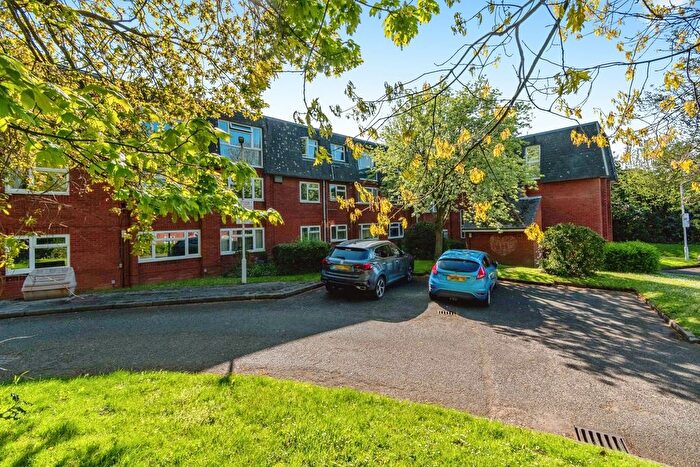 2 Bedroom Flat For Sale In New Penkridge Road, Cannock, Staffordshire, WS11