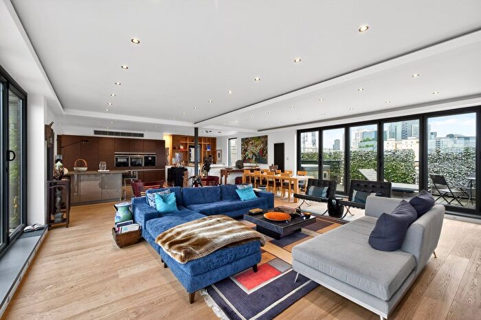 4 Bedroom Flat To Rent In Old Street, Clerkenwell, London, EC1V