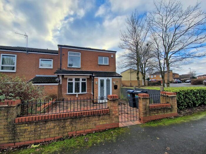 3 Bedroom Semi-Detached House To Rent In Lysander Road, Rubery, Rednal, Birmingham, B45