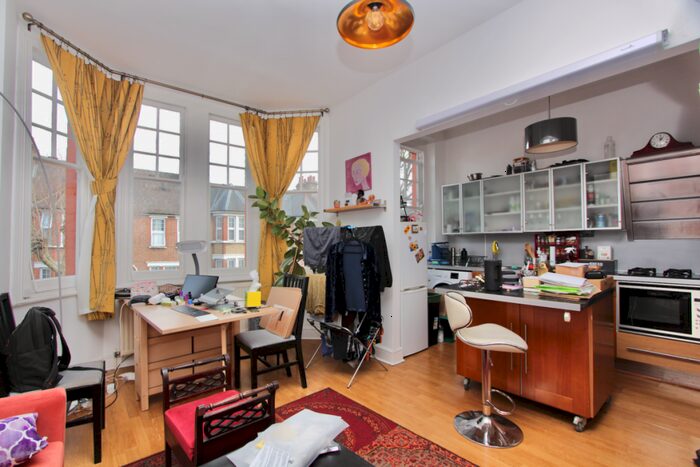 1 Bedroom Flat To Rent In Cranwich Road, Stoke Newington, London, N16