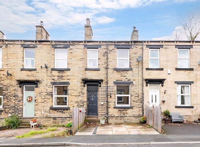 2 Bedroom Terraced House For Sale In Prospect Terrace, Cleckheaton, BD19