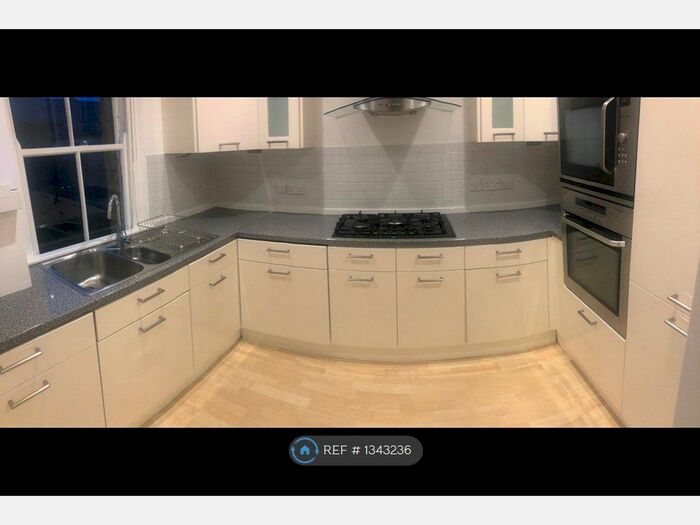 2 Bedroom Flat To Rent In Oldridge Road, London, SW12