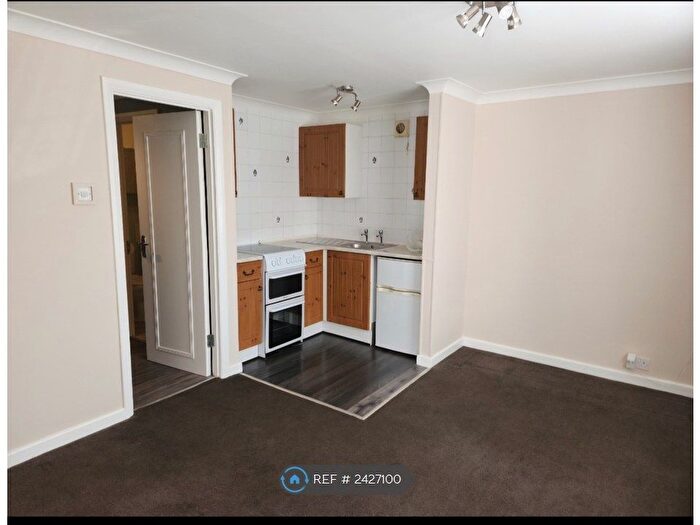 Studio To Rent In Greenfield Road, Dagenham, RM9