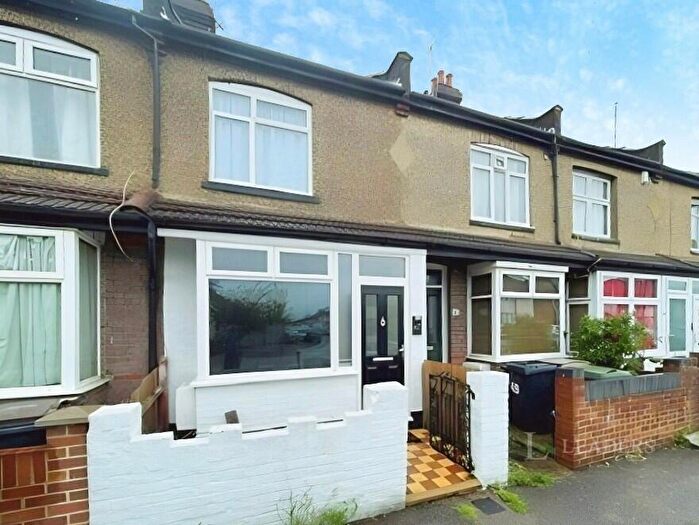 2 Bedroom Terraced House To Rent In Turners Road South, Luton, Bedfordshire, LU2