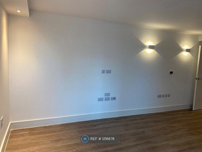 2 Bedroom Flat To Rent In Premier House, Edgware, HA8