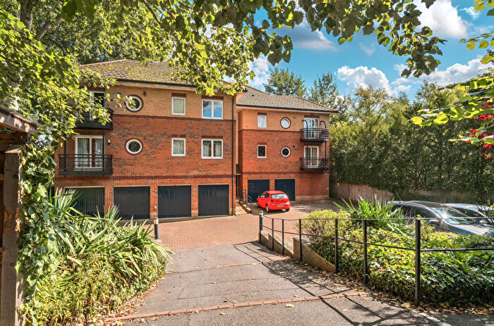 2 Bedroom Apartment For Sale In Water Eaton Road, North Oxford, OX2