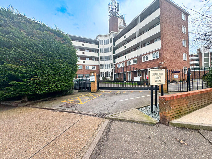 2 Bedroom Apartment For Sale In London Road, Westcliff-on-Sea, SS0