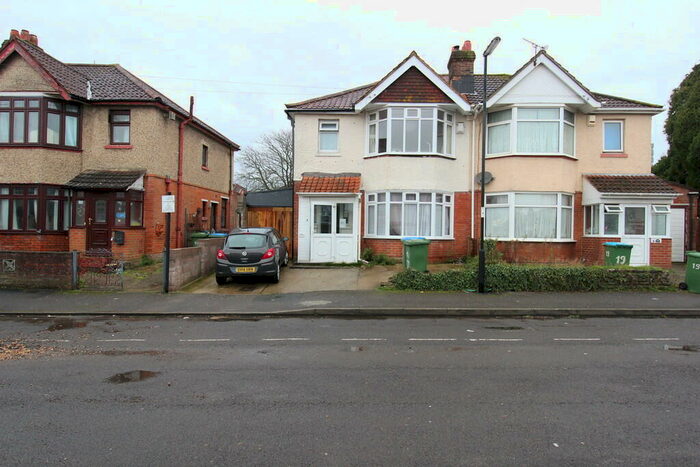 5 Bedroom Semi-Detached House To Rent In Sherborne Road, Southampton, SO17