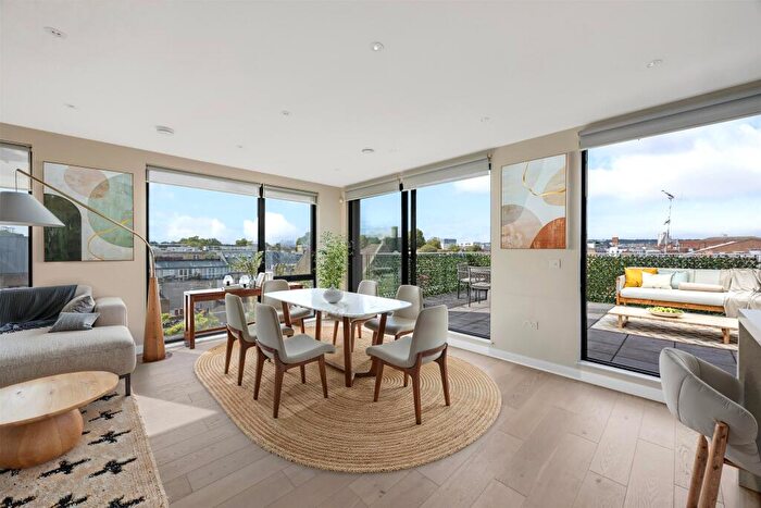 3 Bedroom Penthouse For Sale In Arlington Road, Camden, NW1