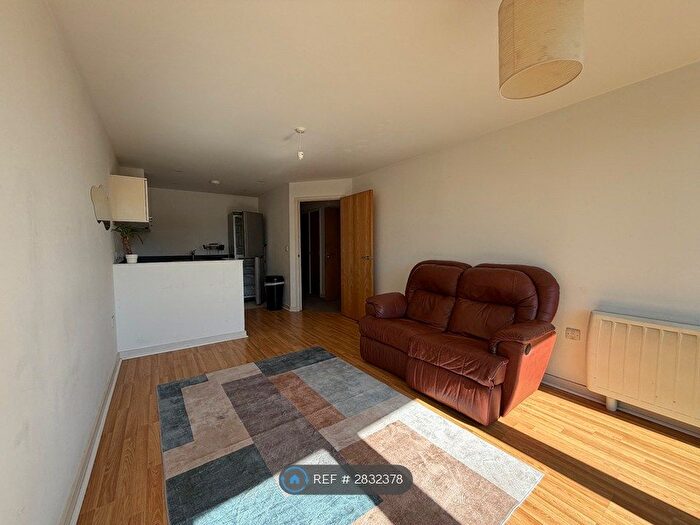 1 Bedroom Flat To Rent In Queen St, Portsmouth, PO1