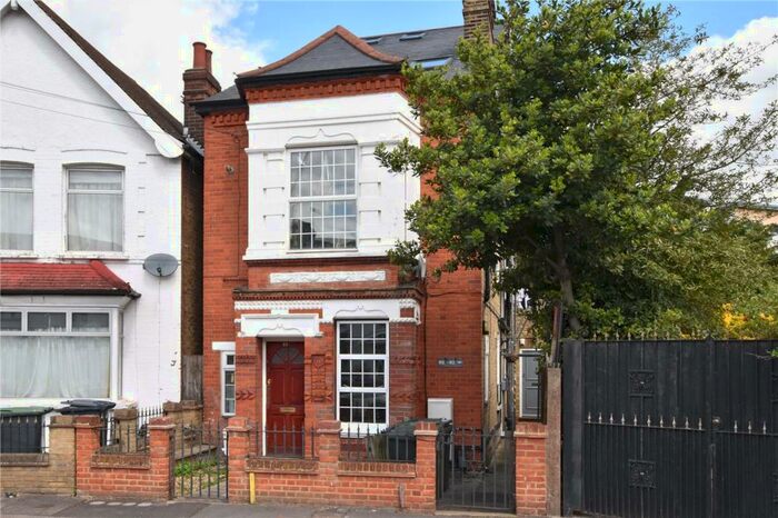 2 Bedroom Apartment To Rent In Wearside Road, London, SE13