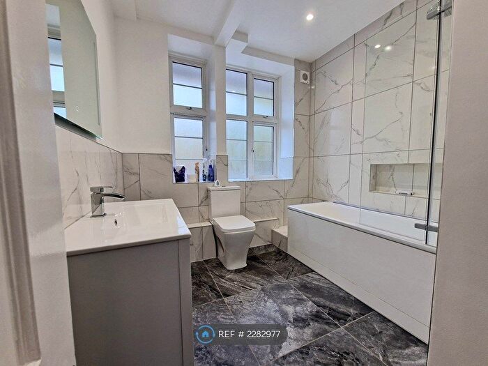 2 Bedroom Flat To Rent In Astoria Mansions, Streatham, SW16