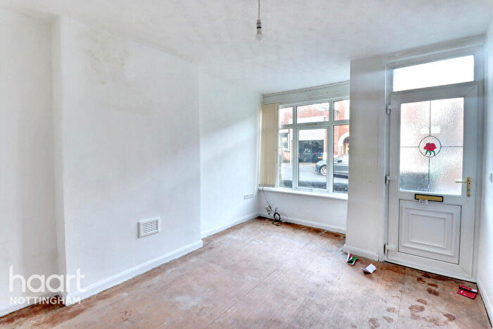 3 Bedroom End Of Terrace House For Sale In Hendon Rise, Nottingham, NG3