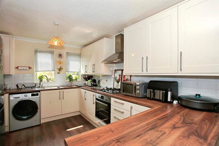 4 Bedroom Terraced House For Sale In Canwell, Peterborough, PE4