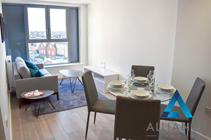 2 Bedroom Apartment To Rent In Carlton House, New London Road, Chelmsford, Essex, CM2