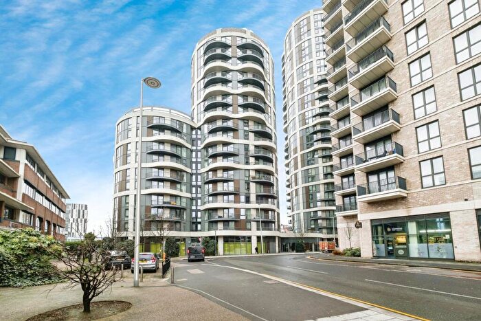 2 Bedroom Flat For Sale In Cambridge Road, Barking, IG11