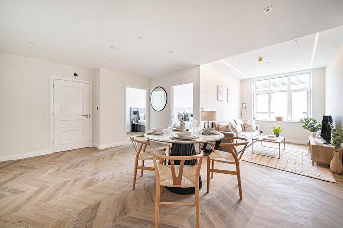 2 Bedroom Flat For Sale In Princes Street, Dorchester, DT1
