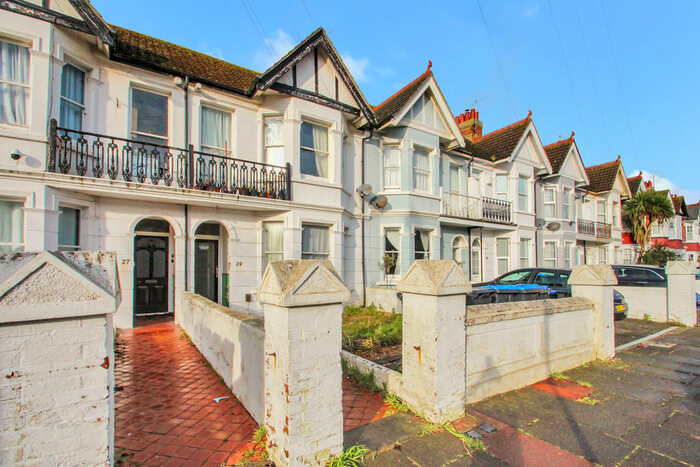 1 Bedroom Flat To Rent In Navarino Road, Worthing, BN11