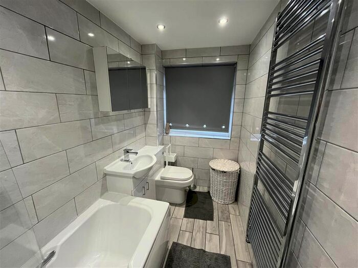 3 Bedroom Property To Rent In Hamilton Gardens, Nottingham, NG5