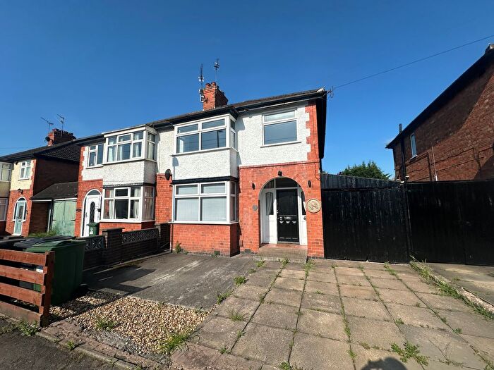 3 Bedroom Semi-Detached House To Rent In Hill Rise, Leicester, LE4