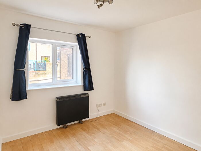 2 Bedroom Flat To Rent In Crawley Court, Gravesend, DA11