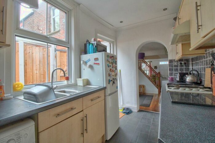 2 Bedroom End Of Terrace House For Sale In St. Pauls Road, Luton, LU1