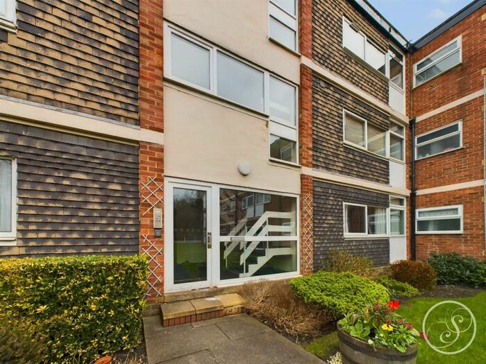 2 Bedroom Flat To Rent In Grove Court, Headingley, Leeds, LS6