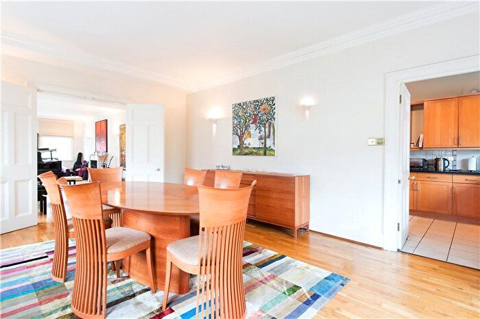 4 Bedroom Flat To Rent In Hornton Court West, Campden Hill Road, Kensington, W8