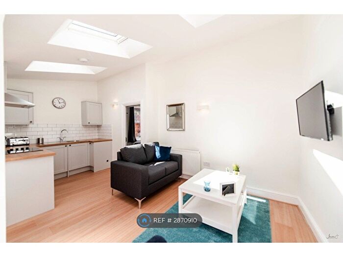 1 Bedroom Flat To Rent In Alberta Street, Stockport, SK1