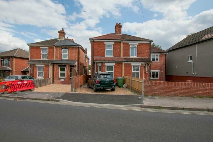 3 Bedroom Semi-Detached House To Rent In Bath Road, Southampton, Hampshire, SO19